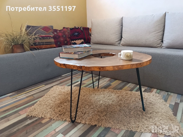 Холна маса от масивен плот с жив ръб