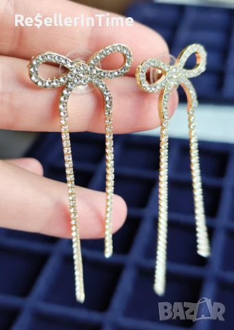 Нови обеци в златисто, панделки 