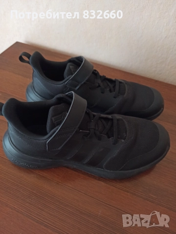 Маратонки Adidas 40 размер