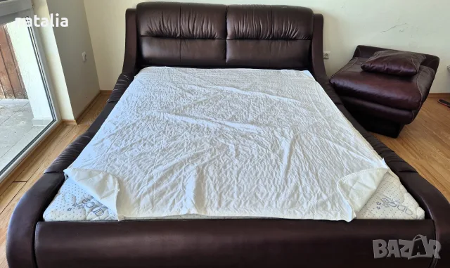 Просторно легло 220×190 + матрак, снимка 2 - Спални и легла - 55923024