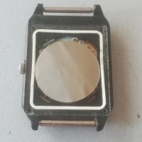 Часовник Luch. Quartz. USSR. Vintage watch. Ретро модел. Рядък , снимка 4 - Мъжки - 42716641