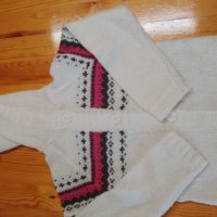 Плетена жилетка, снимка 1 - Детски пуловери и жилетки - 42362096
