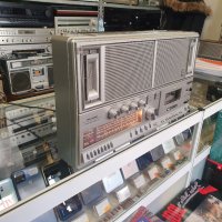 Радио Grundig RR 3000 В отлично състояние. Всичко му работи с изключение на касетата., снимка 4 - Радиокасетофони, транзистори - 44413692
