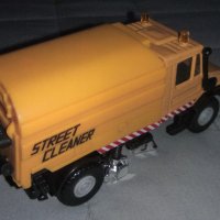 Mercedes Benz Unimog Street Cleaner Welly , снимка 5 - Колекции - 38467550