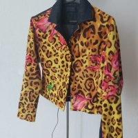 Дамско сако на Versace , снимка 1 - Сака - 30978575