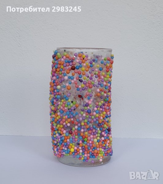 Стъклена чаша декорирана с цветни топченца , снимка 1