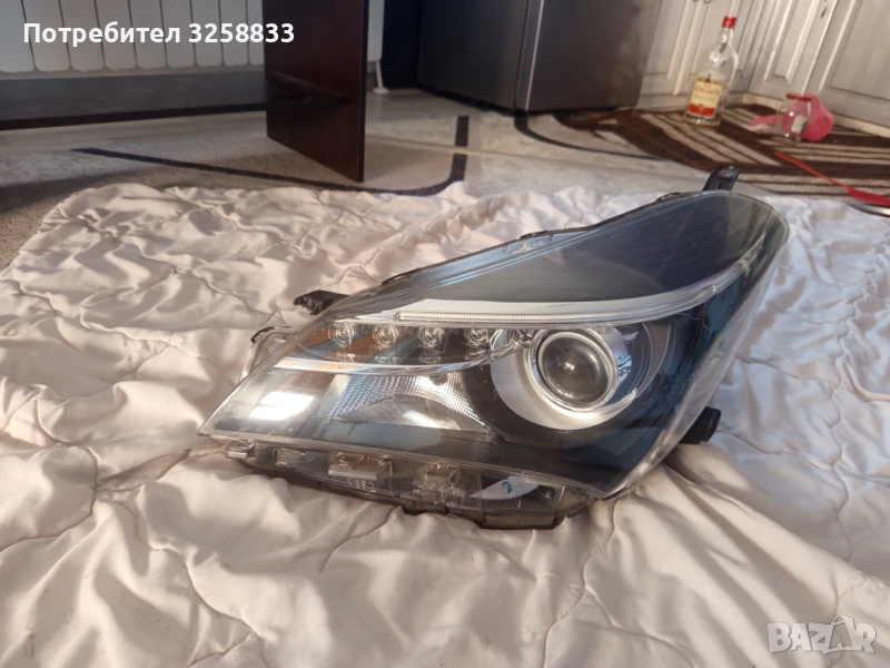 Фар toyota yaris hibrid III от 2014-2020, снимка 1