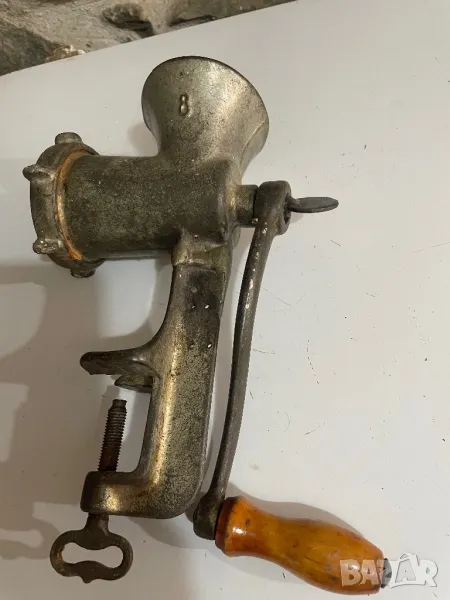 Масивна и тежка,стара месомелачка , снимка 1