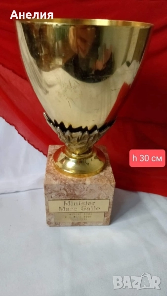 Купа с мраморна поставка, снимка 1