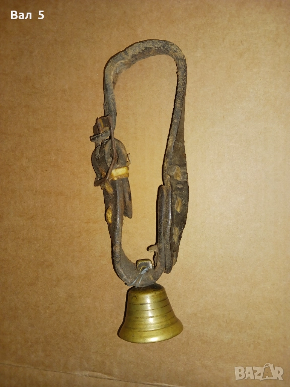 Старо бронзово звънче със стара кожена каишка , звънец, снимка 1