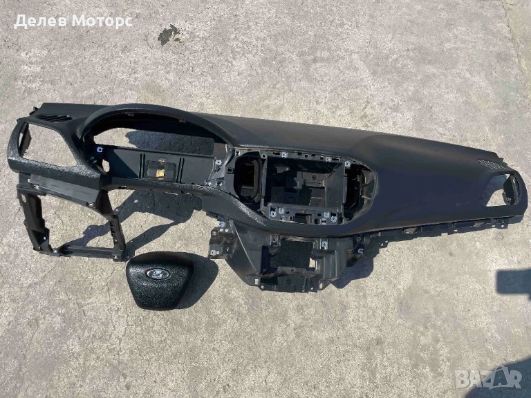 Арматурно табло с еърбеци за Lada Vesta 1.6i 106 ph, 5sp., engine 21129, GF L130101Y, 1B5BCAD, снимка 1