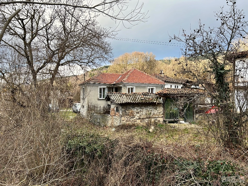 Къща в а.Свежвн област Пловдив, снимка 1