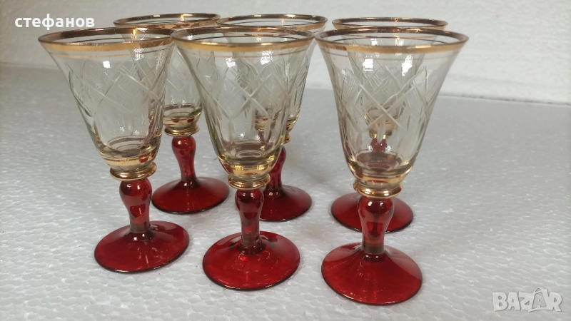 Изключително красиви чашки за ликьор или ракия от едно време, снимка 1