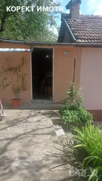 ПРОДАВА ВИЛА в мест. Чашка, снимка 1