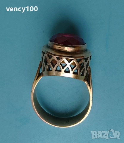 Дамски златен пръстен