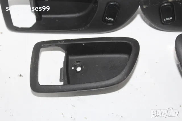 Декорация вътрешна дръжка Мазда 3 2008 2.3i 158hp Mazda 3 седан 4 броя предна лява дясна + бутон отк, снимка 4 - Части - 48508187