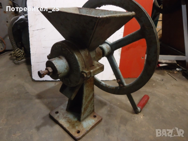 Стара мелачка за зърно, снимка 7 - Други ценни предмети - 52437620