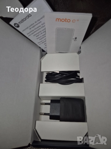 Продавам телефон Motorola e13, снимка 4 - Motorola - 52705401