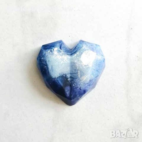 Диамантено сърце от епоксидна смола, снимка 1 - Ръчно изработени сувенири - 36950302