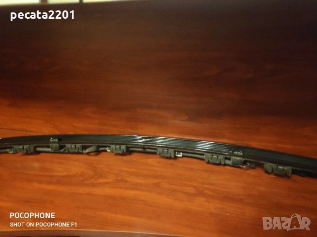 Продавам - горна решетка преден капак в комплект с пръскалките за Мерцедес, снимка 2 - Аксесоари и консумативи - 31403432