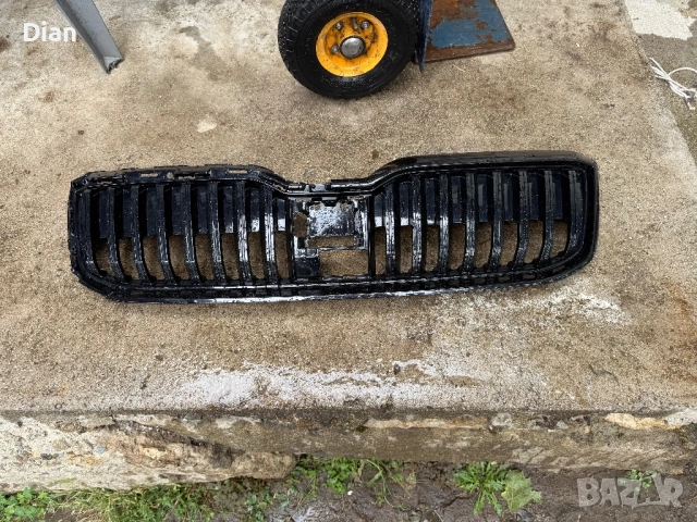 Предна решетка Škoda Superb 3V (2015–2020), оригинал, OEM 3V0853653G