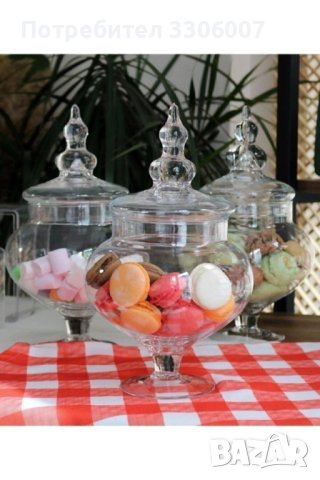 Стъклена купа за бисквити и курабии