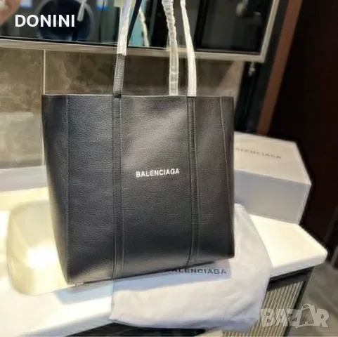 Balenciaga Дамска чанта, кожа, снимка 8 - Чанти - 56030770