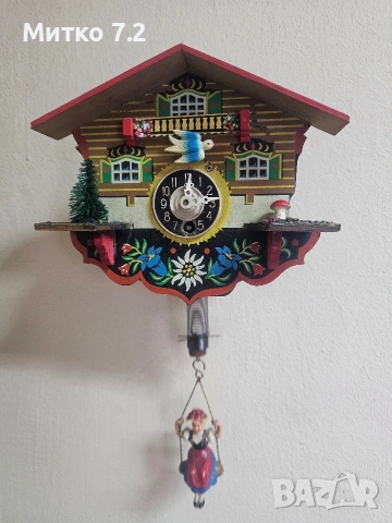 Стенен часовник тиролка, снимка 3 - Антикварни и старинни предмети - 53200199