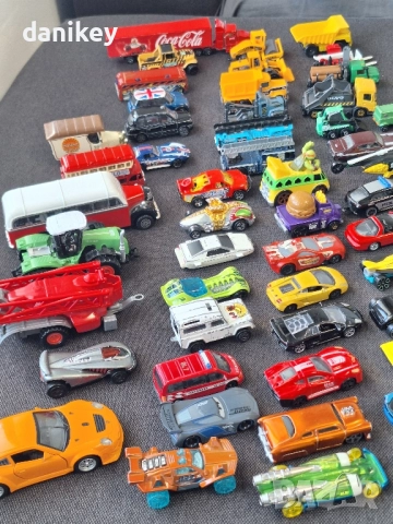 Огромна колекция от колички + бонус 3 изтрелвачки, снимка 13 - Коли, камиони, мотори, писти - 52621905