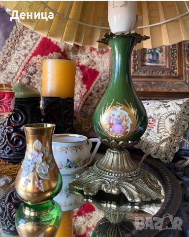 Една красваица за нощното ви шкафче или за интимното ви кътче 💚 Месингова основа, красив зелен порц, снимка 8 - Настолни лампи - 52598779