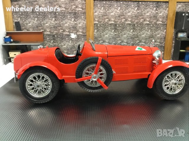 Метална количка Bburago Alfa Romeo 2300 Monza Red 1934 1/18, снимка 5 - Колекции - 37982642