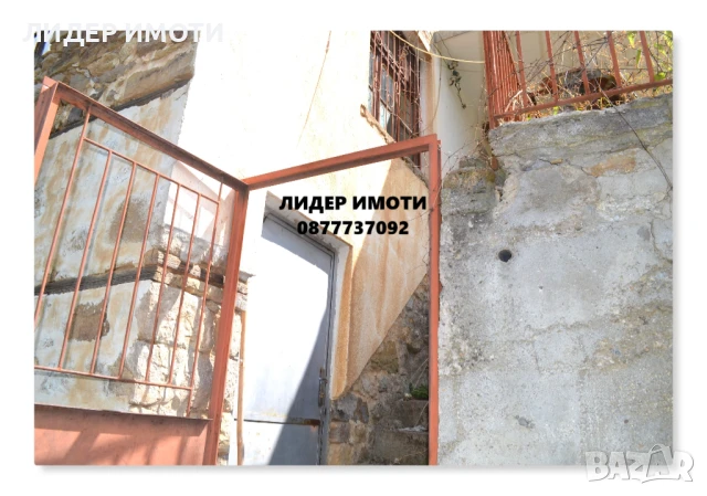 Продава се двуетажна къща в с. Полковник Серафимово, снимка 3 - Къщи - 50829217