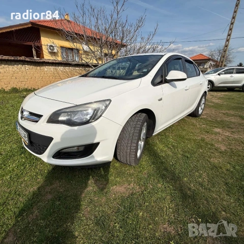 Opel Astra 1.6 cdti, снимка 5 - Автомобили и джипове - 53989014