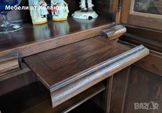 Висок дъбов шкаф с витрина, снимка 9 - Шкафове - 54133661