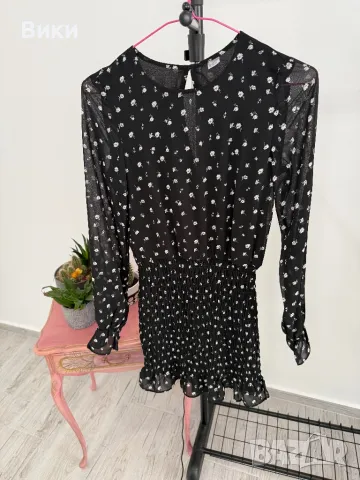 Красива рокля на H&M в размер XS, снимка 3 - Рокли - 48428543