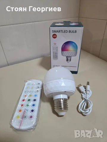 Aкумулаторна интелигентна LED крушка (Smart LED Bulb). Тя е проектирана за безжична употреба,