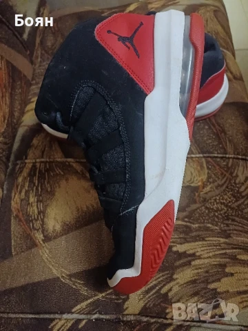 Nike Обувки за баскетбол Jordan Max Aura AQ9084 023 Черен

, снимка 2 - Маратонки - 50476595