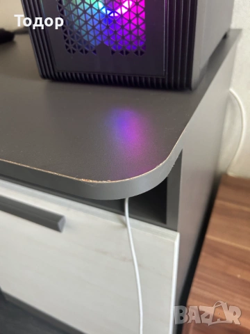 Използвано сиво гейминг/офис бюро - 140х60х75см, снимка 8 - Бюра - 54083762