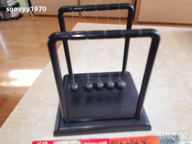 Люлката на Нютон-14Х13Х12СМ ЧЕРНО 1501261754, снимка 2 - Колекции - 53112551