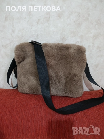 Кафява пухкава чанта, снимка 4 - Чанти - 52604036