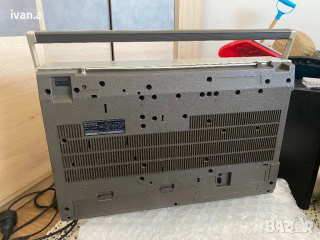 Hitachi TRk-8600E, снимка 5 - Радиокасетофони, транзистори - 54223865