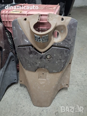 Вътрешна с жабка, фар, предна решетка, странични панели за Honda Sh 150i 2007г.