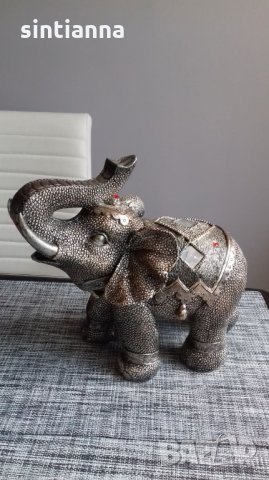 Слон голям 32х27 см - 22 лв