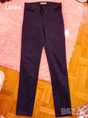 Много тъмно сини дънки