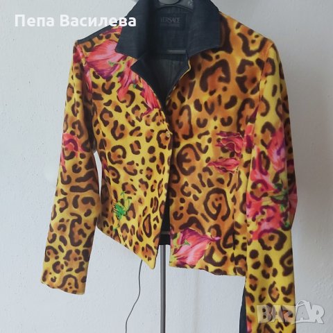 Дамско сако на Versace , снимка 1 - Сака - 30978575