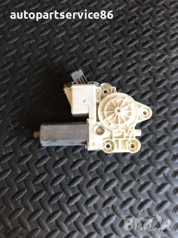 Мотор за регулатор на прозорец задна дясна врата за Toyota Avensis (2003-2009) 69830-05100, снимка 2 - Части - 54354730