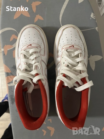 Кецове NIKE Air Force 1 White University Red Leather , снимка 3 - Кецове - 56484433