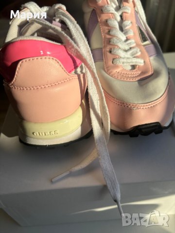 Сникърси Guess