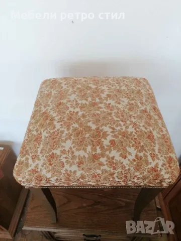 Една прекрасна старинна табуретка, която  е със страхотно красива дамаска. , снимка 5 - Дивани и мека мебел - 49648128