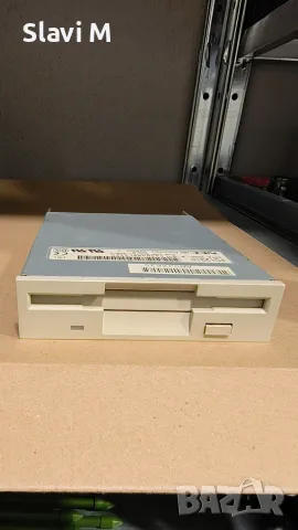 Лот 2 бр. Ретро Флопи Дискови Устройства NEC FD1231H (3.5" FDD) – Черно и Бежово, снимка 4 - Други - 55879908